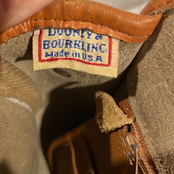 Vintage Dooney & Bourke Taupe All Weather Leather Crossbody - Picture 7 of 16